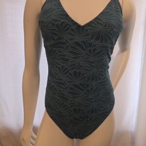 Cupshe Forest Green Floral-Texture V-Neck One-Piece Swimsuit